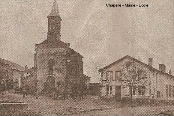 Carte postale ancienne : chapelle, mairie et école de Coin-lès-Cuvry